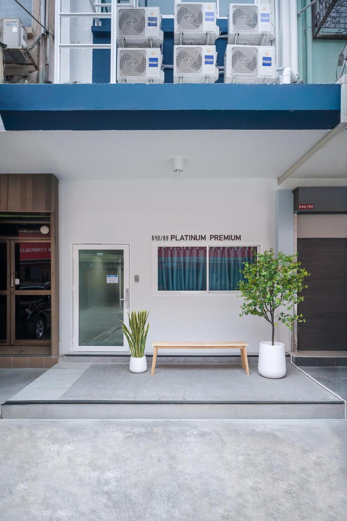 Platinum Premium Deluxe Apartments Bangkok Bagian luar foto
